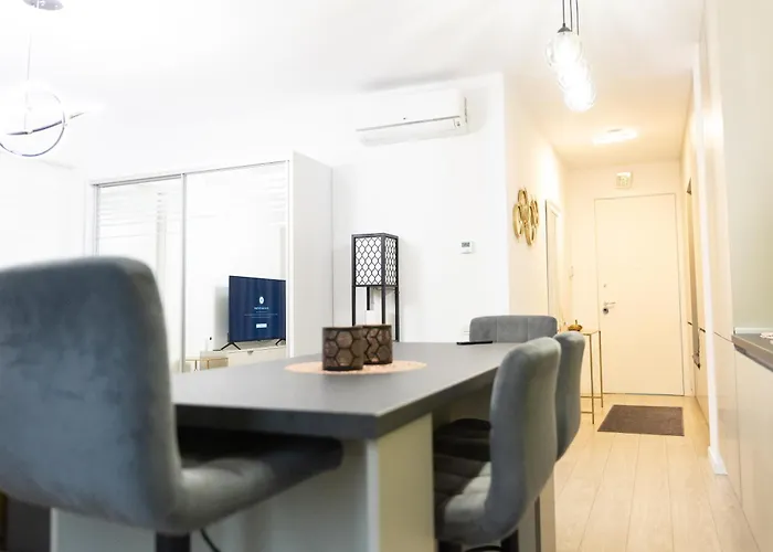 アパート Luxury Brand New Win Herastrau ブカレスト