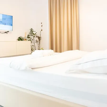 Luxury Brand New Win Herastrau * Bükreş